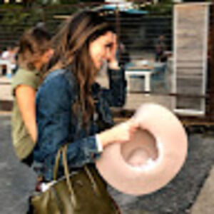 Meet your Posher, Carissa